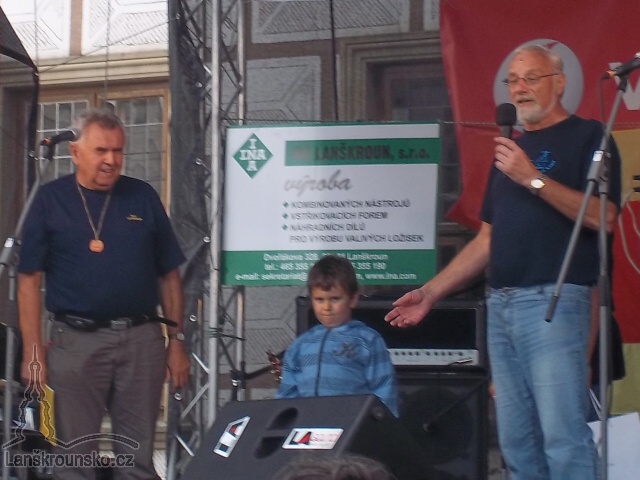 23_Stotisici ucastnik Lanskrounske kopy za rocniky 1969 az 2011 sestilety Jirik Hrodek.jpg